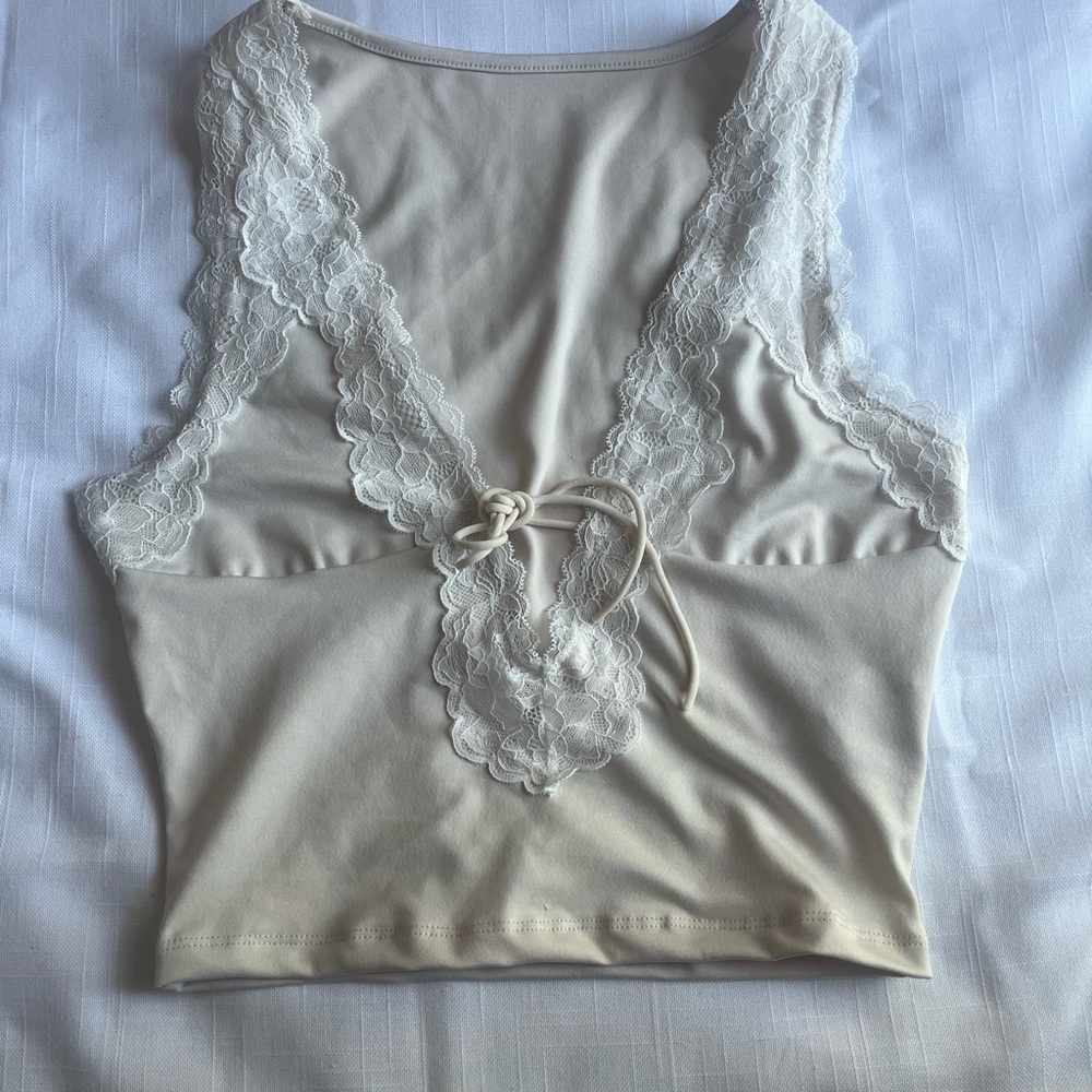 Forever 21 Cream Laced Neck Tank Top